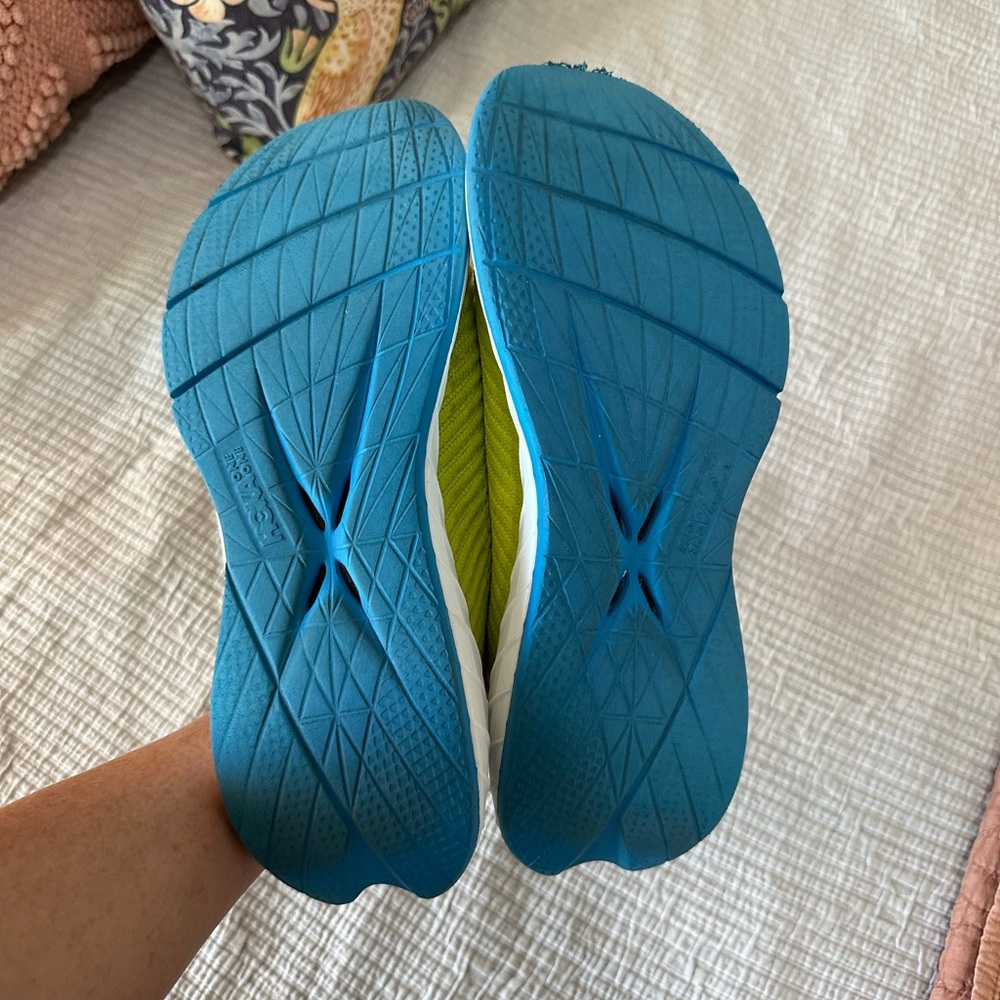 Hoka Carbon X3 Running Shoes - Picture 2 of 6